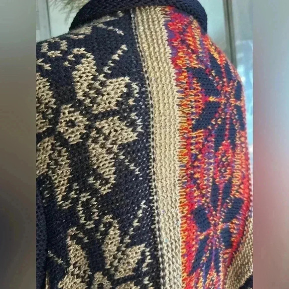 Miami Striped Sweater Cardigan - Picture 3 of 7